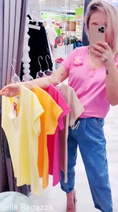 T-shirt z broszką NINA